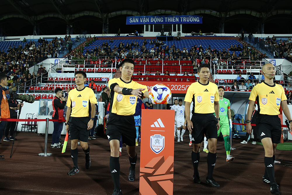 Bóng lăn trên bàn phím: CĐV tin sân Thiên Trường sẽ giúp đội tuyển Việt Nam toả sáng - Ảnh 1.