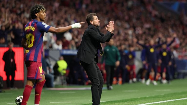 Lamine Yamal thi đấu như chơi Play Station nhưng Simeone đã giúp Atletico Madrid loại Barca - Ảnh 3.