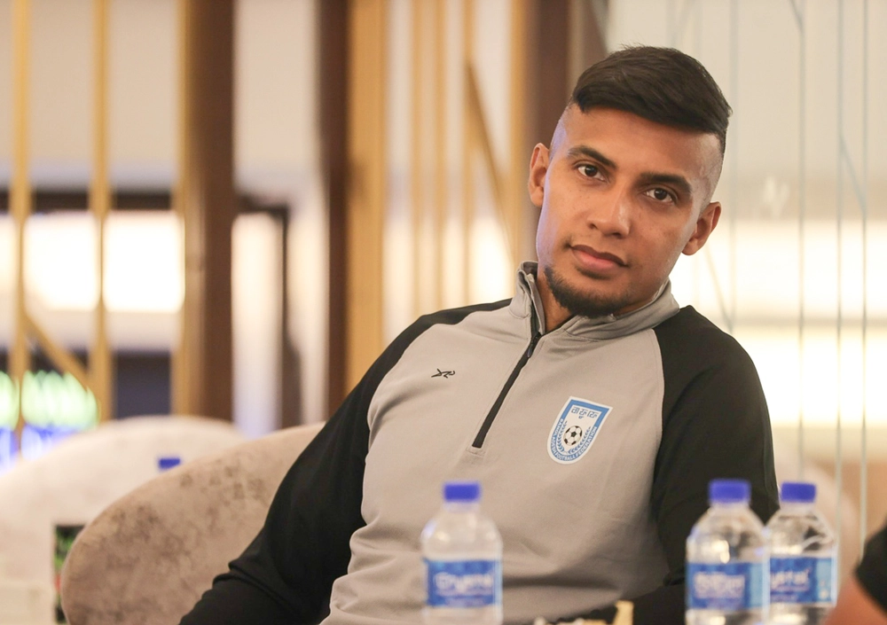 Đối thủ của đội tuyển Việt Nam đã đến Hà Nội, trọng tài Hong Kong bắt chính - Ảnh 1.