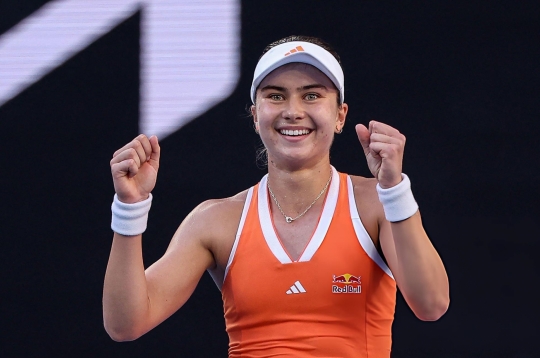 'The 18-year-old "Diamond" shines brightly at the 2026 Australian Open'