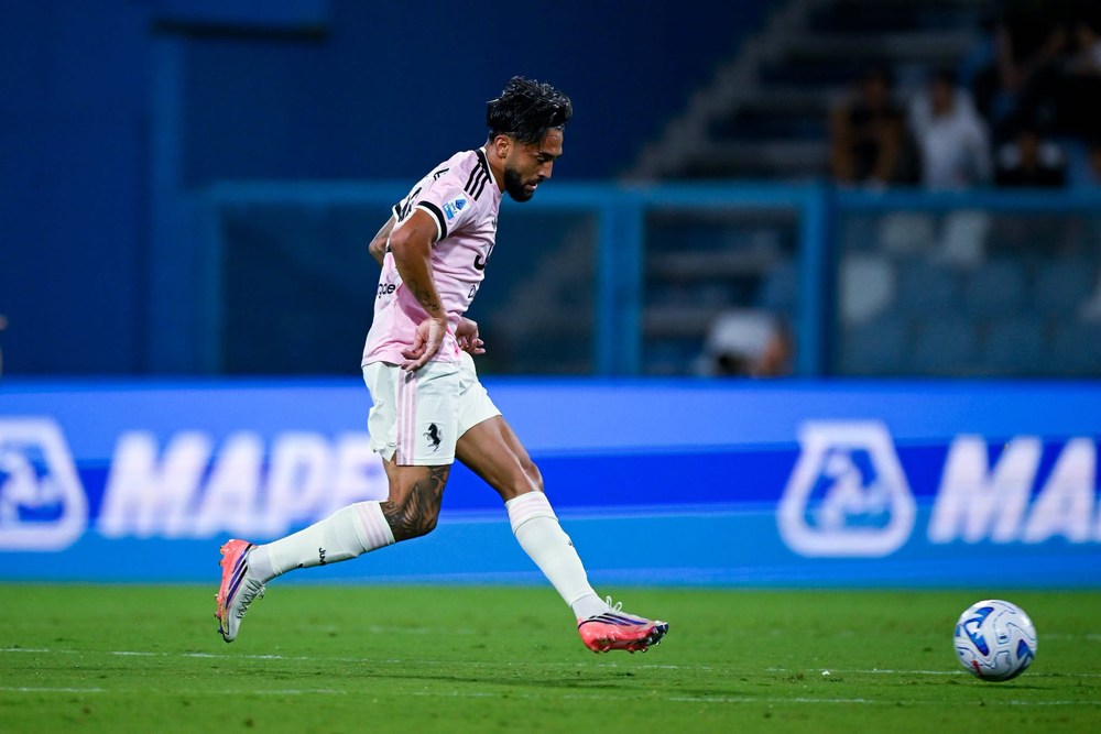 Thủng lưới phút 90+4, Juventus thua trên sân khách - Ảnh 1. Thủng lưới phút 90+4, Juventus thua trên sân khách - Ảnh 1.