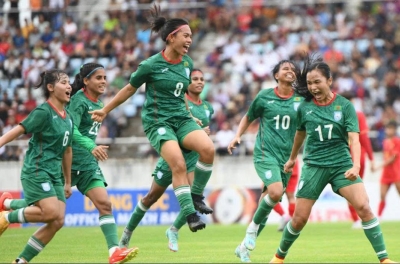 A team caused a shock at the Asian tournament with an average height under 1.50m.