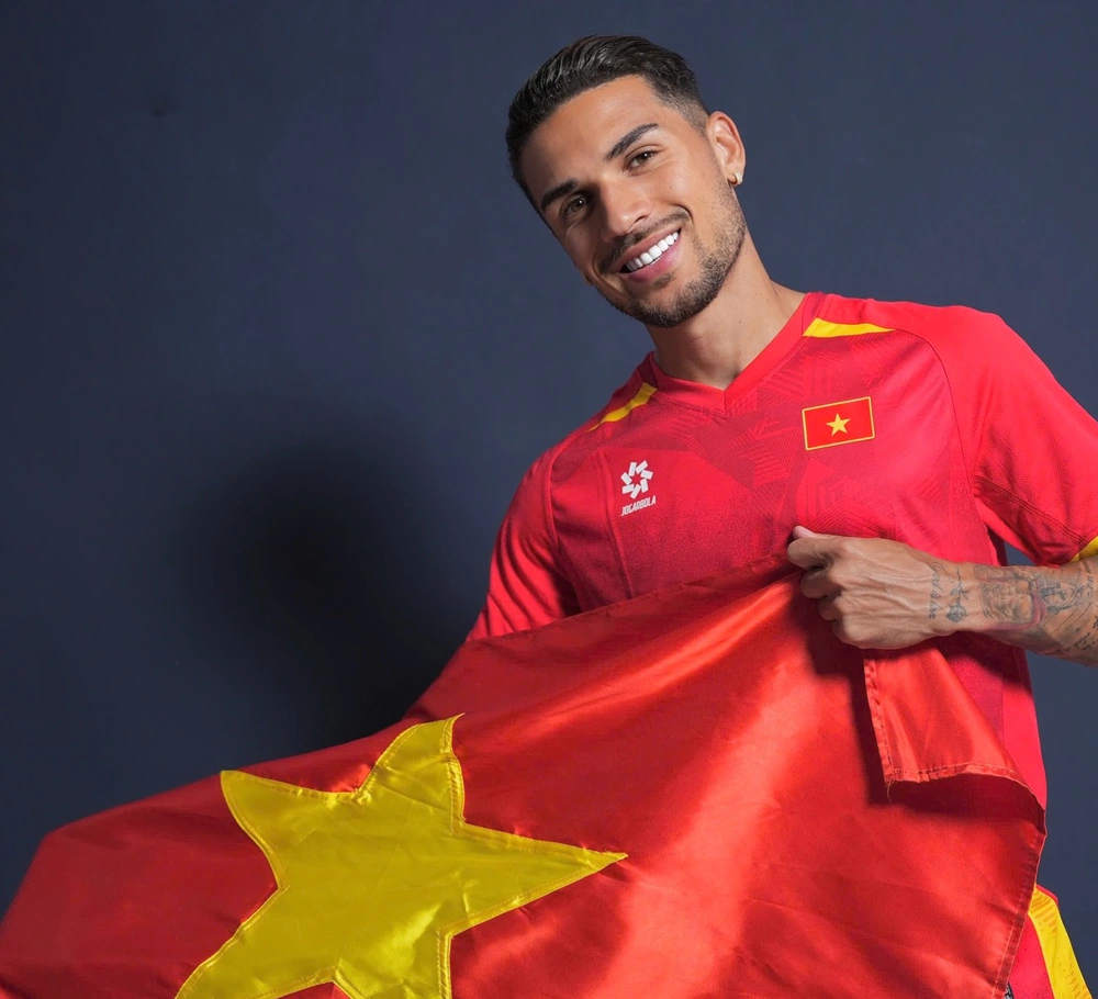 Đỗ Hoàng Hên: 'HLV Kim Sang Sik động viên tôi' - Ảnh 1. Đỗ Hoàng Hên: 'HLV Kim Sang Sik động viên tôi' - Ảnh 1.