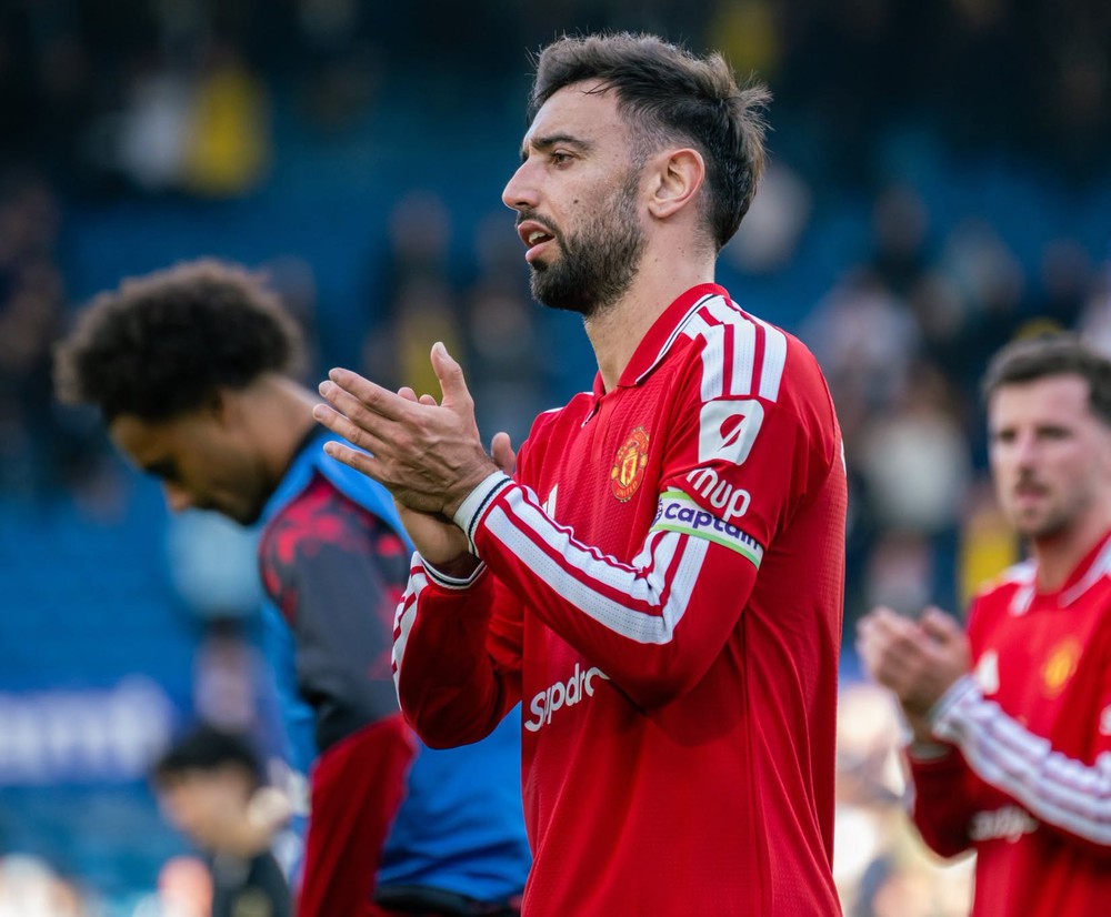 Bruno Fernandes bị trộm đột nhập nhà riêng sau thất bại của Man United trước Como - Ảnh 1. Bruno Fernandes bị trộm đột nhập nhà riêng sau thất bại của Man United trước Como - Ảnh 1.