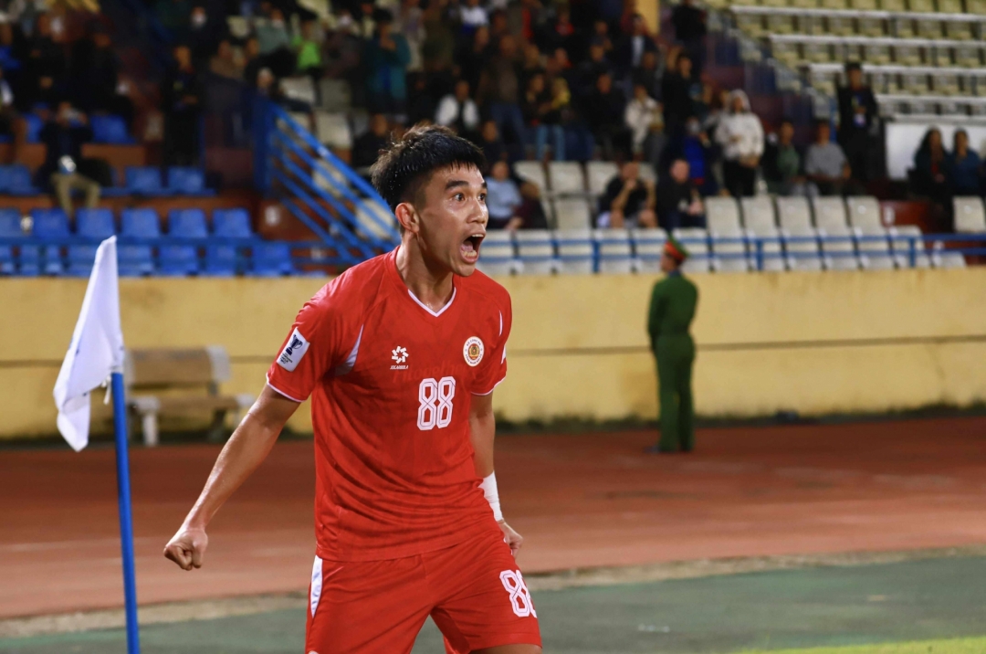 Midfielder CAHN honored at the AFC Cup 2