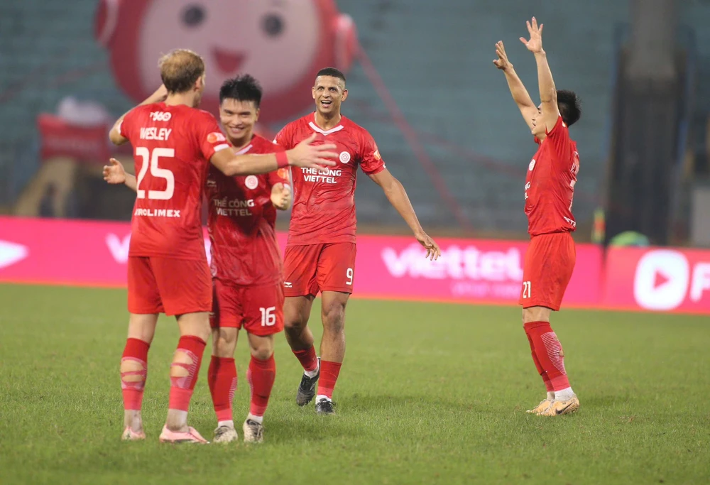 Thể Công Viettel đánh bại CLB Hà Nội 1-0 ở trận derby thủ đô thuộc vòng 14 V-League