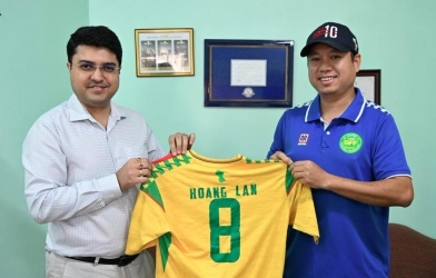 Vietnamese Coach Unexpectedly Leaves South American Team to Join Coach Park's Team