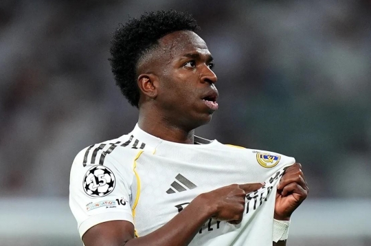 3000 Benfica fans silenced by Vinicius