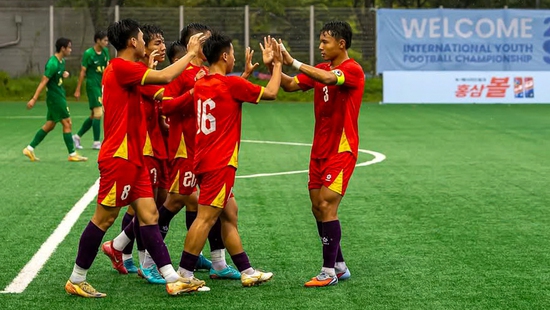 Vietnamese youth team defeated the Chinese representative 4-0 in the tournament held in South Korea.