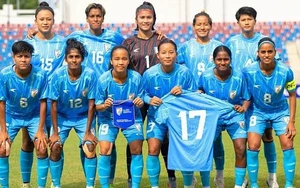 The opponent of the Vietnamese women's national team encountered an embarrassing issue just before the match day, prompting players to submit a petition.