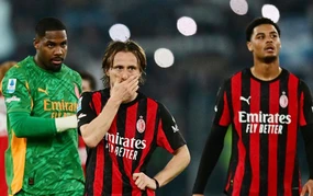 Milan raises the white flag in the Serie A title race