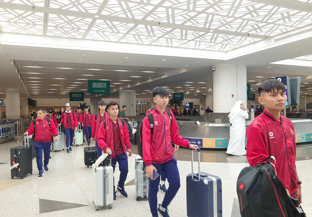 U17 Việt Nam tới Ả rập Xê Út, bắt nhịp nhanh với VCK U17 châu Á - Ảnh 2.