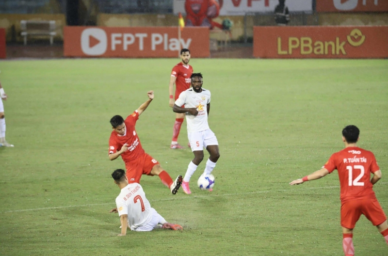 Live Viettel 0-0 Hà Tĩnh: A lively start