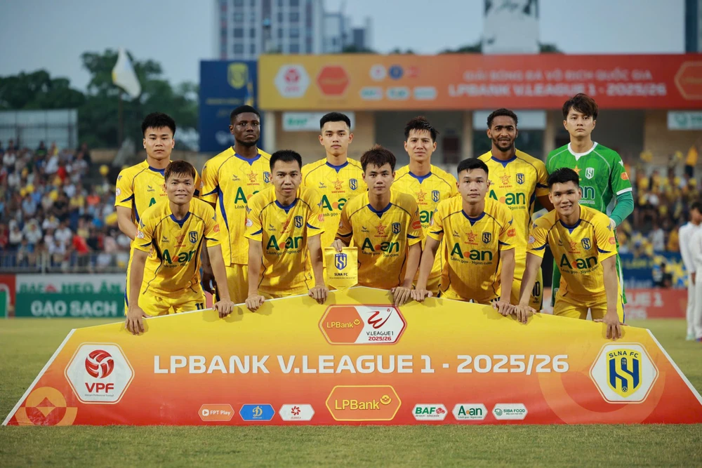 Tin nóng bóng đá Việt hôm nay 5/5: U17 Việt Nam được khen; HLV Chu Đình Nghiêm thay đổi nhiệm vụ - Ảnh 3. Tin nóng bóng đá Việt hôm nay 5/5: U17 Việt Nam được khen; HLV Chu Đình Nghiêm thay đổi nhiệm vụ - Ảnh 3.