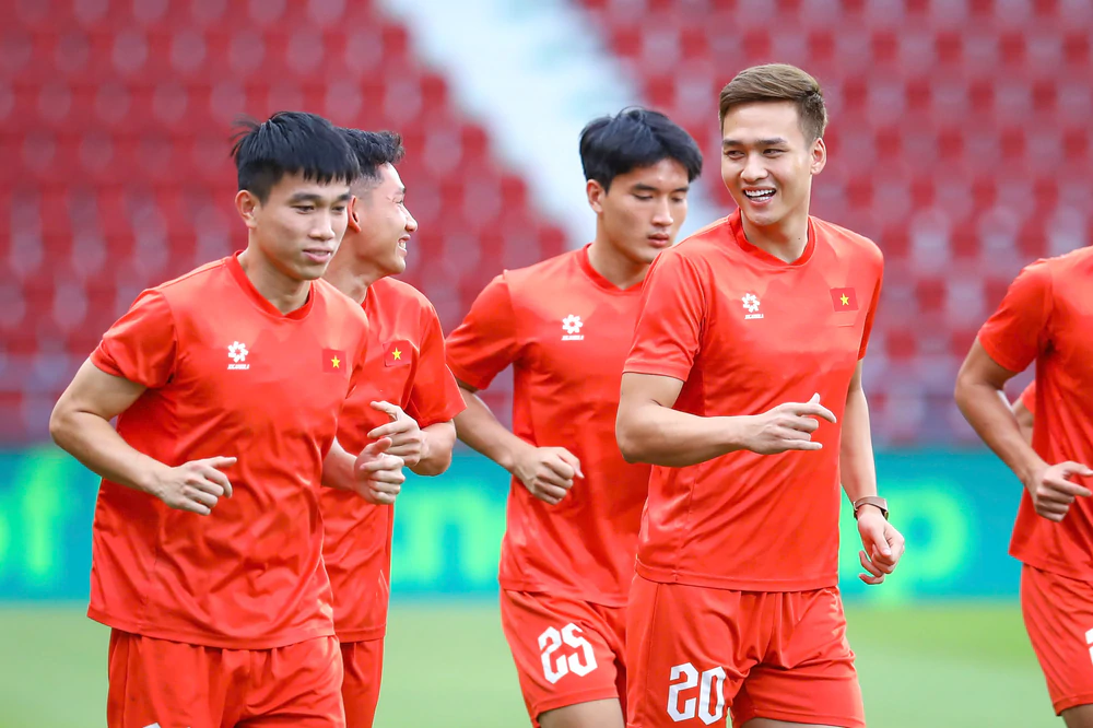 Xuân Son trở lại Rajamangala, Văn Vĩ báo tin vui cho HLV Kim Sang Sik - Ảnh 2. Xuân Son trở lại Rajamangala, Văn Vĩ báo tin vui cho HLV Kim Sang Sik - Ảnh 2.