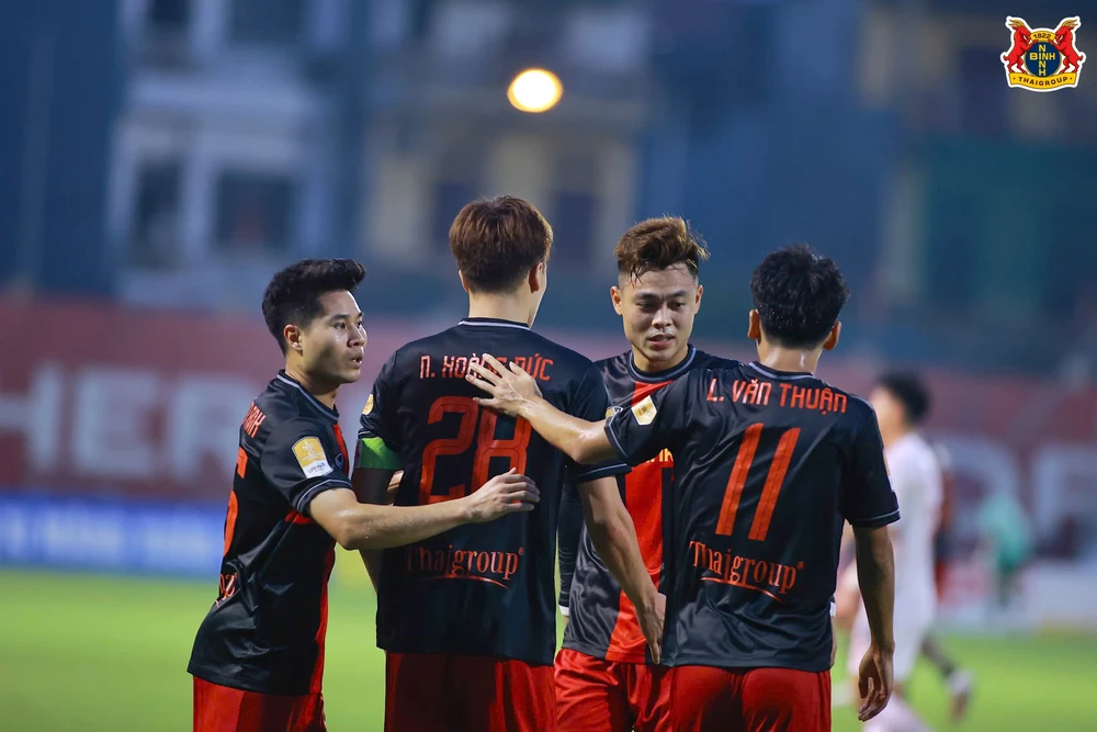 Ninh Bình đánh bại Thể Công Viettel 4-1 trên sân nhà ở bán kết cúp QG. Ảnh: Fanpage Ninh Bình FC Ninh Bình đánh bại Thể Công Viettel 4-1 trên sân nhà ở bán kết cúp QG. Ảnh: Fanpage Ninh Bình FC