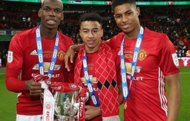 A star who played over 200 matches for Manchester United faces financial difficulties.
