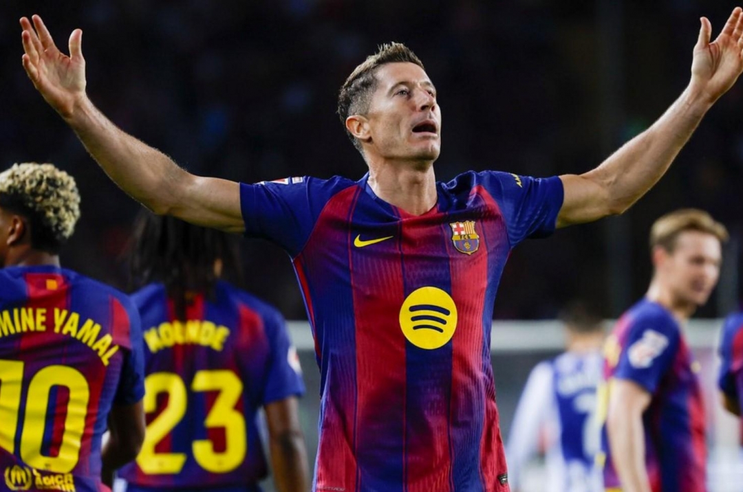 Lewandowski makes history at Barcelona