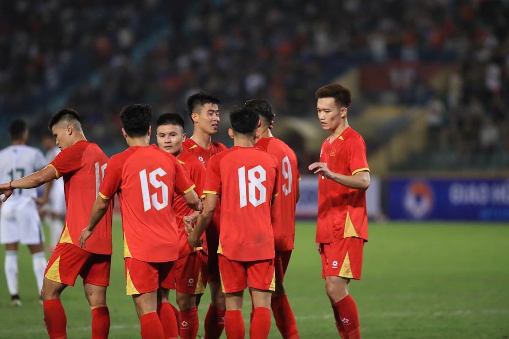 Tuyển Việt Nam chưa bị thử thách thực sự ở trận đấu với Bangladesh. Ảnh: Hoàng Linh Tuyển Việt Nam chưa bị thử thách thực sự ở trận đấu với Bangladesh. Ảnh: Hoàng Linh