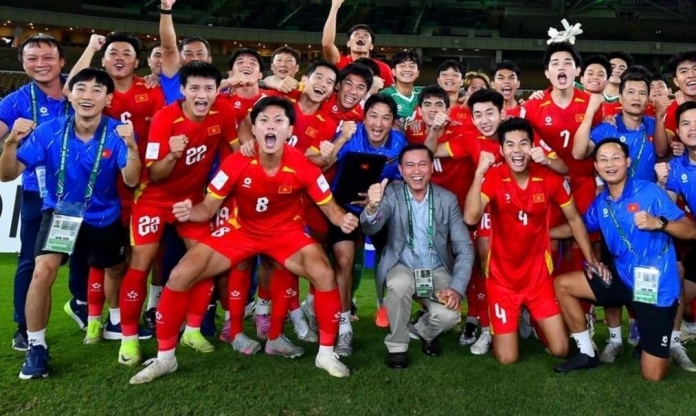 Thầy trò HLV Kim Sang Sik tiếp tục đón nhận tin cực vui