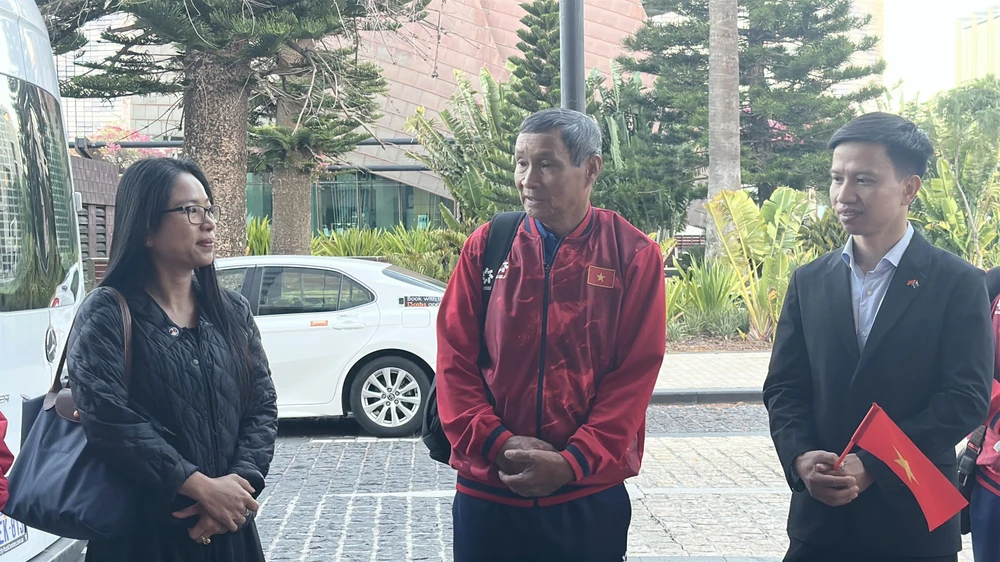 Tin nóng bóng đá Việt hôm nay 15/3: HLV Mai Đức Chung tiết lộ về người kế nhiệm; Đỗ Hoàng Hên bầu cử tại Hà Nội - Ảnh 1.