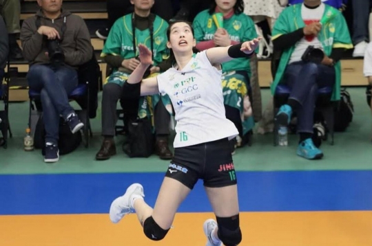 Thanh Thuy makes an impact, helping the Japanese club secure its second consecutive victory.