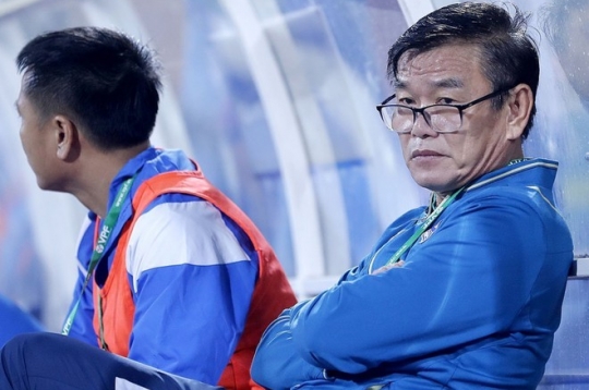 Coach Phan Thanh Hung has been recognized for his contributions to Vietnamese football.