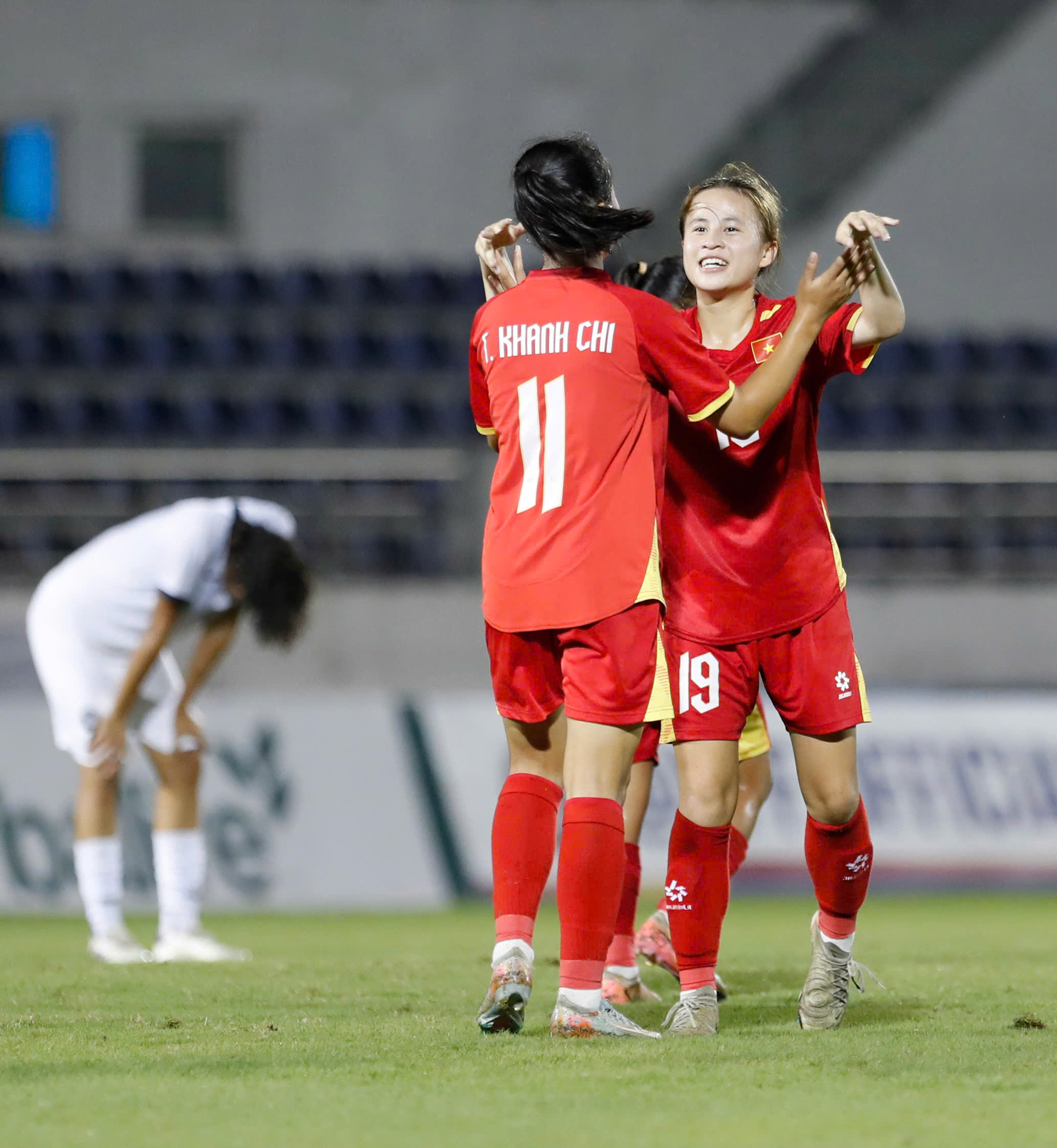 Tin nóng bóng đá Việt hôm nay 12/10: HLV Kim Sang Sik chuẩn bị nhân sự mới; HLV Harry Kewell thừa nhận Hà Nội FC may mắn - Ảnh 2. Tin nóng bóng đá Việt hôm nay 12/10: HLV Kim Sang Sik chuẩn bị nhân sự mới; HLV Harry Kewell thừa nhận Hà Nội FC may mắn - Ảnh 2.
