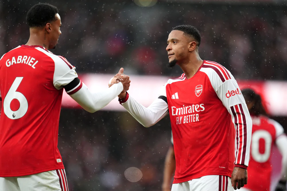 Arsenal đáng sợ nhất đã trở lại - Ảnh 1.