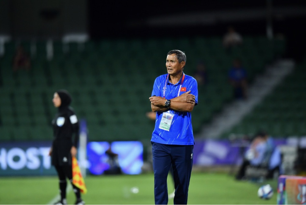HLV Mai Đức Chung: 'Bị gỡ hòa nhưng đội tuyển Việt Nam không nao núng' - Ảnh 1.