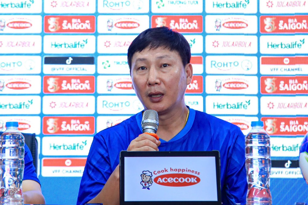 HLV Kim sang Sik chuẩn bị dẫn dắt tuyển Việt Nam tham dự ASEAN Cup 2026. Ảnh: VFF HLV Kim sang Sik chuẩn bị dẫn dắt tuyển Việt Nam tham dự ASEAN Cup 2026. Ảnh: VFF