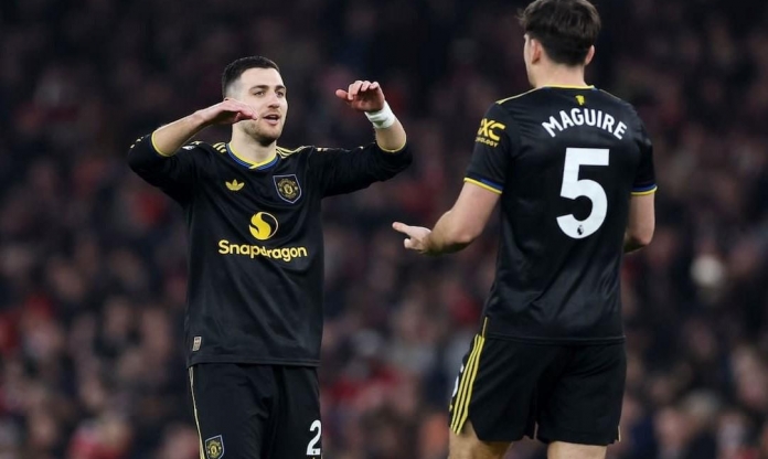Chuyển nhượng MU 30/1: Dalot ra đi, Maguire ký hợp đồng mới ?