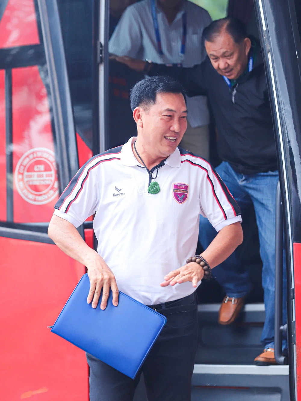Sóng gió bủa vây vựu vương 4 lần vô địch V-League  - Ảnh 1.