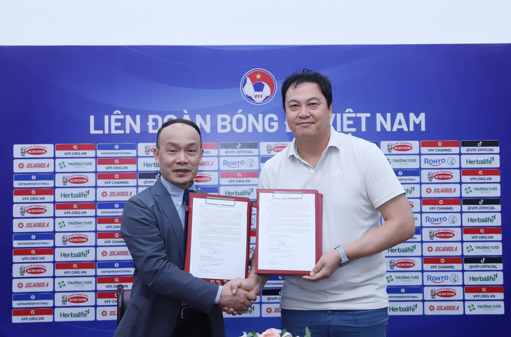 VFF gia hạn hợp đồng với thầy Hàn của Nguyễn Filip, Văn Lâm và Trung Kiên - Ảnh 1.