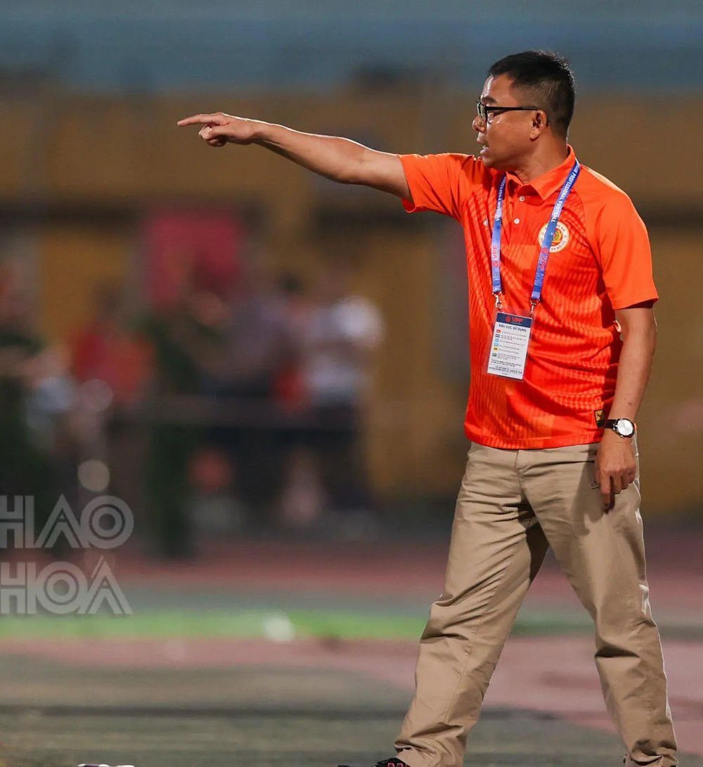 HLV Trần Tiến Đại tái xuất V-League, thú vị màn so tài HLV Lê Huỳnh Đức - Ảnh 1.