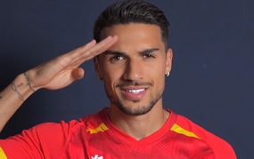 What did Hoàng Hên say after being called up to the Vietnam national team?