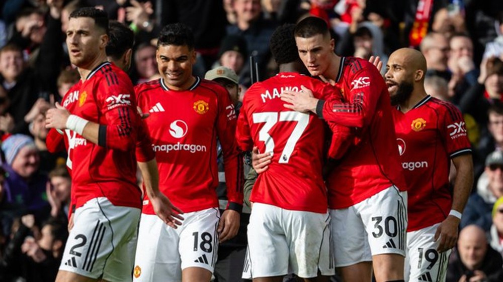 MU hồi sinh dưới tay Carrick và những quyết định định hình mùa hè - Ảnh 1.
