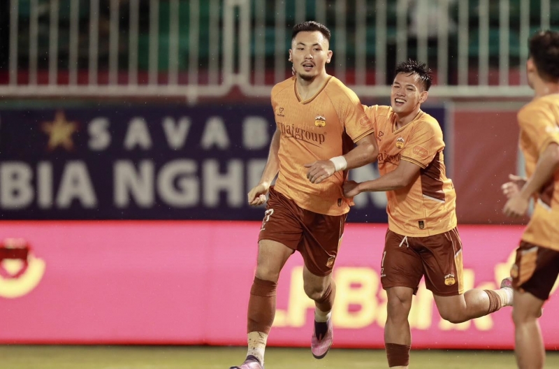 French-Vietnamese player scores his first goal in V-League for his new club