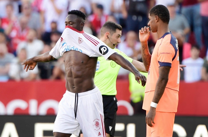 Sevilla embarrasses Barcelona, causing them to lose top spot to Real