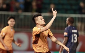 Coach Kim Sang Sik gives a big 'reward' to the 19-year-old center-back