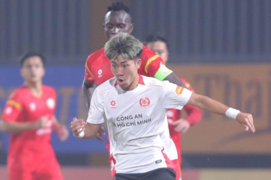 Overseas Vietnamese player Khoa Ngô sends a special message to coach Kim Sang Sik