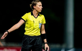 Vietnam football hot news today March 7: Australian referee officiates Vietnam women's team match; Thanh Hoa coach says referee lacks fairness