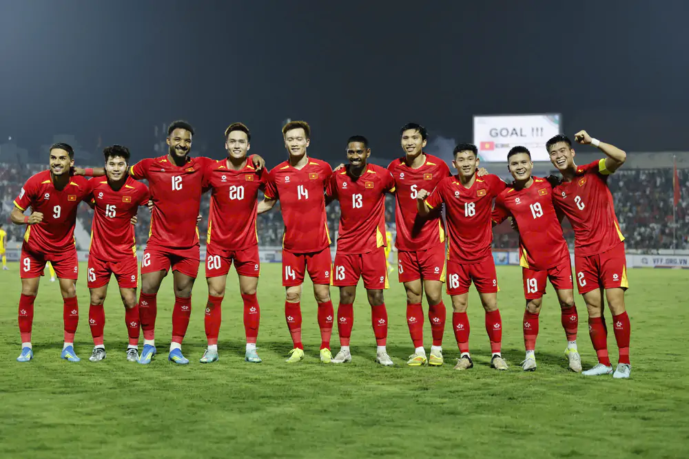 Thất bại của đội tuyển Việt Nam và "bài toán V-League" phía sau - Ảnh 2. Thất bại của đội tuyển Việt Nam và "bài toán V-League" phía sau - Ảnh 2.