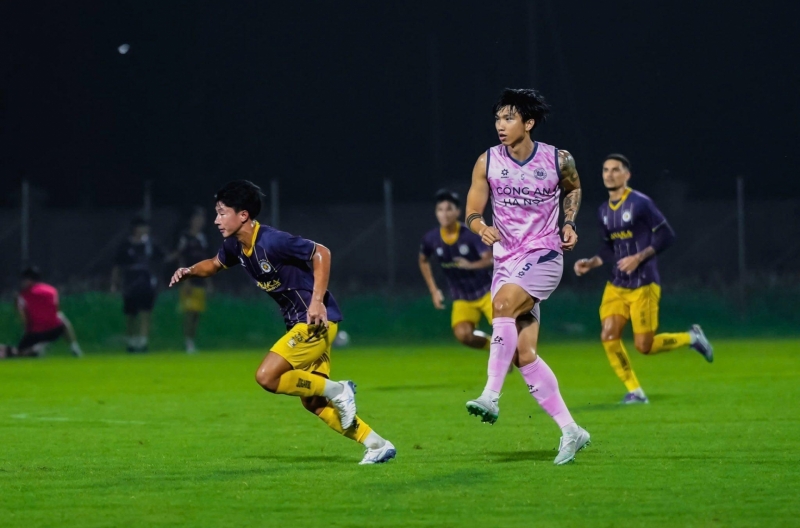 Van Hau officially returns to the football field