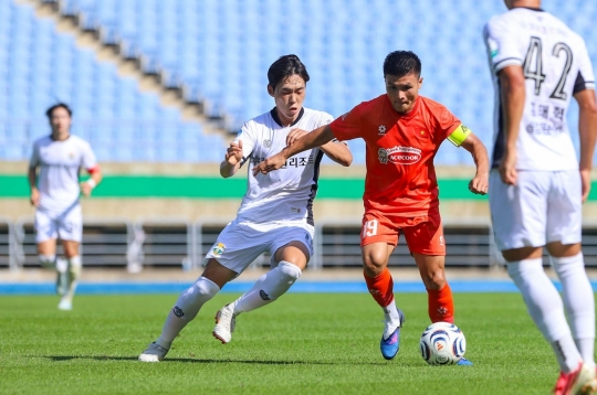 Korean fans reacted fiercely when the Vietnam national team achieved an impressive victory.