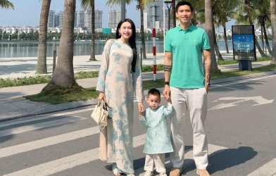 Van Hau "celebrates Tet belatedly" with family, ready to return to the V-League rhythm