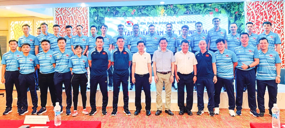 Tin nóng bóng đá Việt hôm nay 4/5: U17 Việt Nam quyết tâm trước trận gặp Trung Quốc - Ảnh 3.