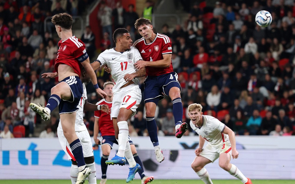UEFA Nations League 2926/27, Đội tuyển Anh: Tiến bộ hay cái bẫy từ tấm thẻ đỏ? - Ảnh 1. UEFA Nations League 2926/27, Đội tuyển Anh: Tiến bộ hay cái bẫy từ tấm thẻ đỏ? - Ảnh 1.