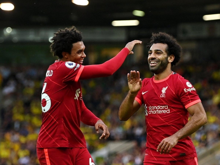 Slot cho rằng việc Liverpool mất Alexander-Arnold chính là lý do khiến Salah sa sút (Ảnh: The Independent).