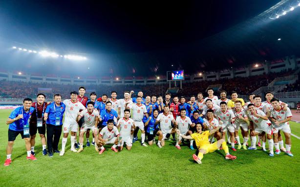 Domestic players help Coach Kim Sang Sik relieve pressure